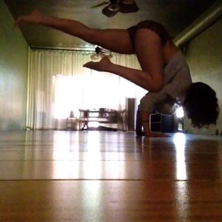 Erin Sanders feet photo thumbnail