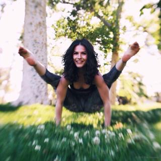 Erin Sanders feet photo thumbnail