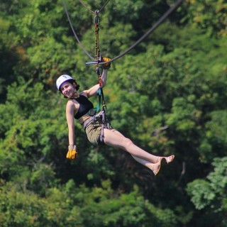 Erin Sanders feet photo thumbnail