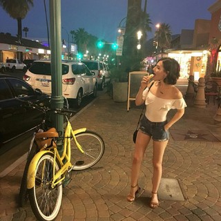Erin Sanders feet photo thumbnail