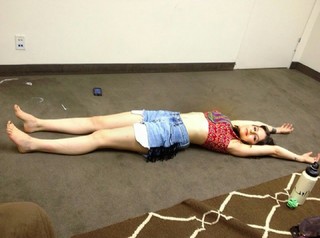 Erin Sanders feet photo thumbnail