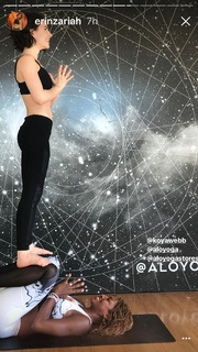 Erin Sanders feet photo thumbnail