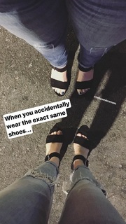 Erin Sanders feet photo thumbnail