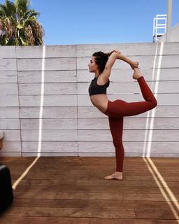 Erin Sanders feet photo thumbnail