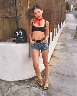 Erin Sanders feet photo thumbnail