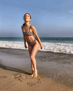 Erin Sanders feet photo thumbnail