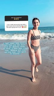 Erin Sanders feet photo thumbnail