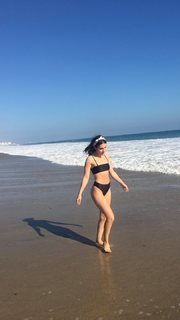 Erin Sanders feet photo thumbnail