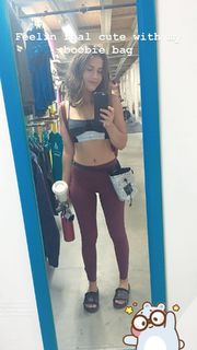 Erin Sanders feet photo thumbnail