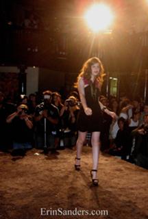 Erin Sanders feet photo thumbnail