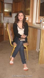 Erin Sanders feet photo thumbnail