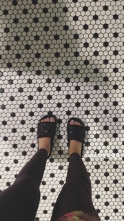 Erin Sanders feet photo thumbnail
