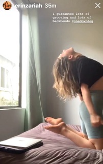 Erin Sanders feet photo thumbnail
