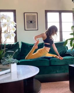 Erin Sanders feet photo thumbnail