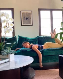 Erin Sanders feet photo thumbnail
