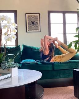 Erin Sanders feet photo thumbnail