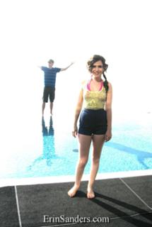 Erin Sanders feet photo thumbnail