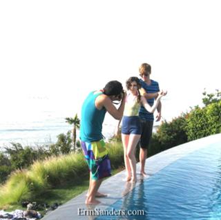 Erin Sanders feet photo thumbnail