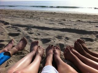 Erin Sanders feet photo thumbnail