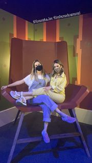 Erin Sanders feet photo thumbnail