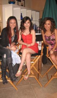 Erin Sanders feet photo thumbnail
