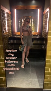Erin Sanders feet photo thumbnail