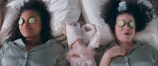 Erin Sanders feet photo thumbnail