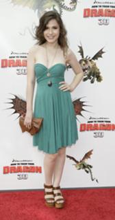 Erin Sanders feet photo thumbnail
