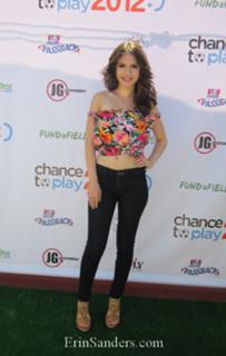 Erin Sanders feet photo thumbnail