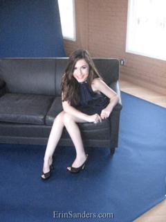 Erin Sanders feet photo thumbnail