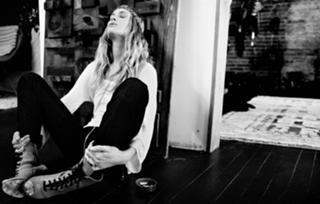 Erin Wasson feet photo 4