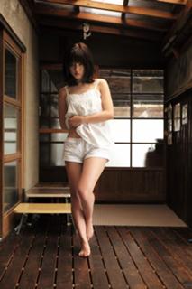 Erina Mano feet photo 9