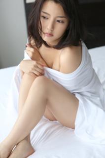 Erina Mano feet photo 9