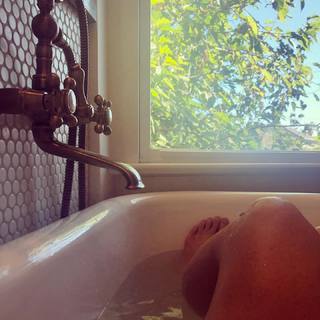 Erinn Hayes feet photo 11