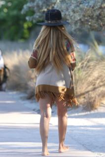 Erykah Badu feet photo thumbnail