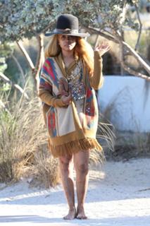 Erykah Badu feet photo thumbnail