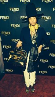 Erykah Badu feet photo thumbnail