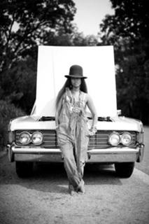 Erykah Badu feet photo thumbnail