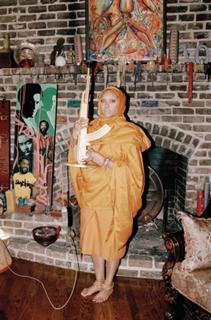 Erykah Badu feet photo thumbnail