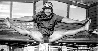 Erykah Badu feet photo thumbnail