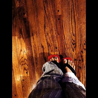 Erykah Badu feet photo thumbnail