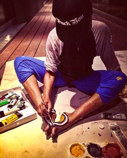 Erykah Badu feet photo thumbnail