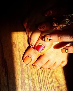 Erykah Badu feet photo thumbnail