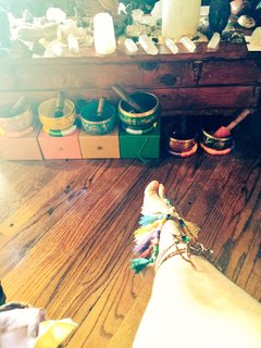 Erykah Badu feet photo thumbnail