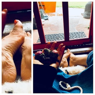 Erykah Badu feet photo thumbnail