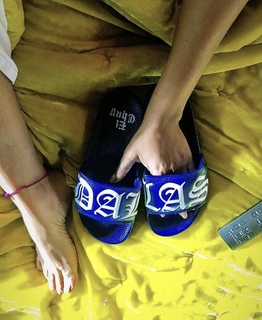 Erykah Badu feet photo thumbnail