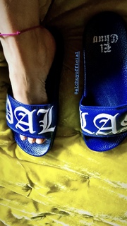 Erykah Badu feet photo thumbnail