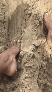 Erykah Badu feet photo thumbnail