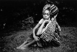 Erykah Badu feet photo thumbnail