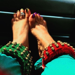 Erykah Badu feet photo thumbnail